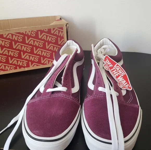 Vans Burgundy Sneakers - Picture 2 of 4